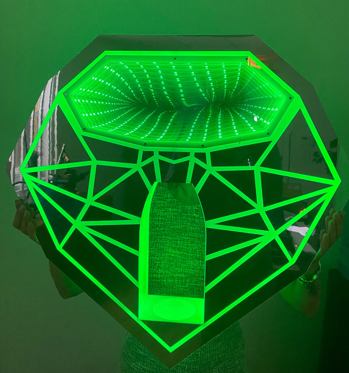 Infinity Diamond Bottle Presenter