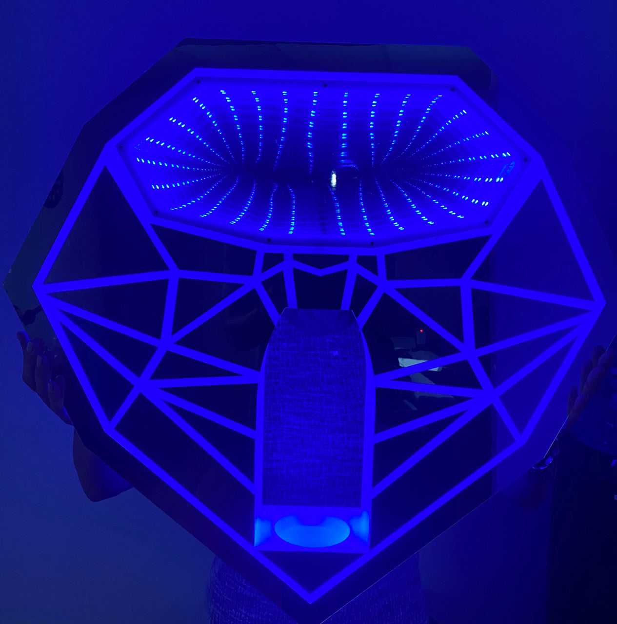 Infinity Diamond Bottle Presenter