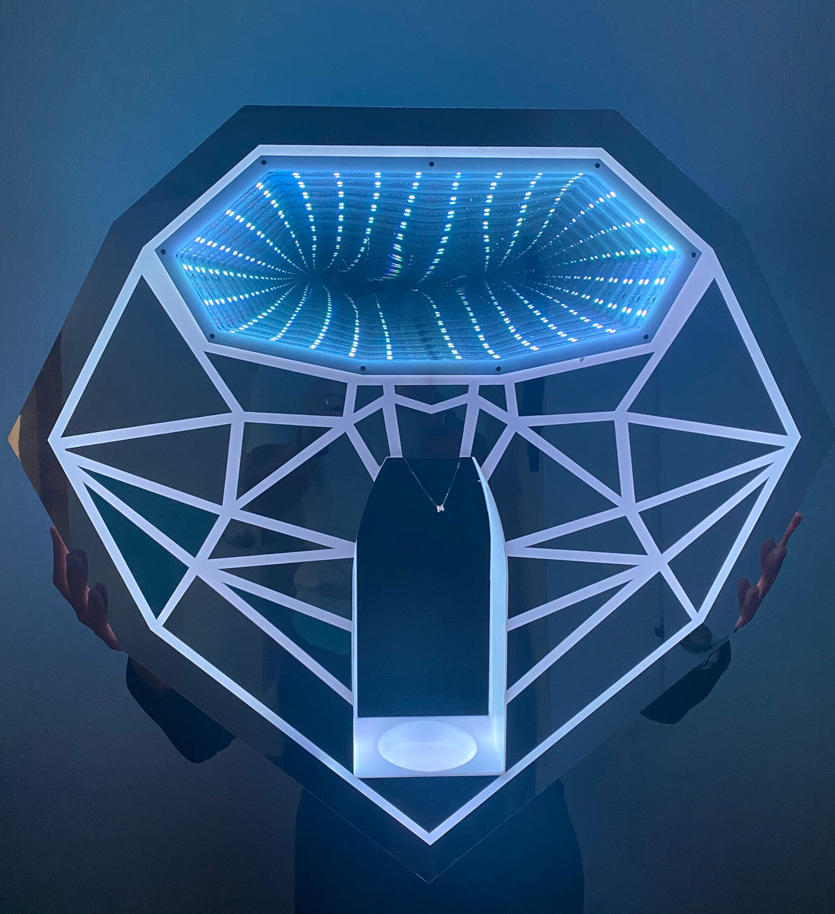 Infinity Diamond Bottle Presenter