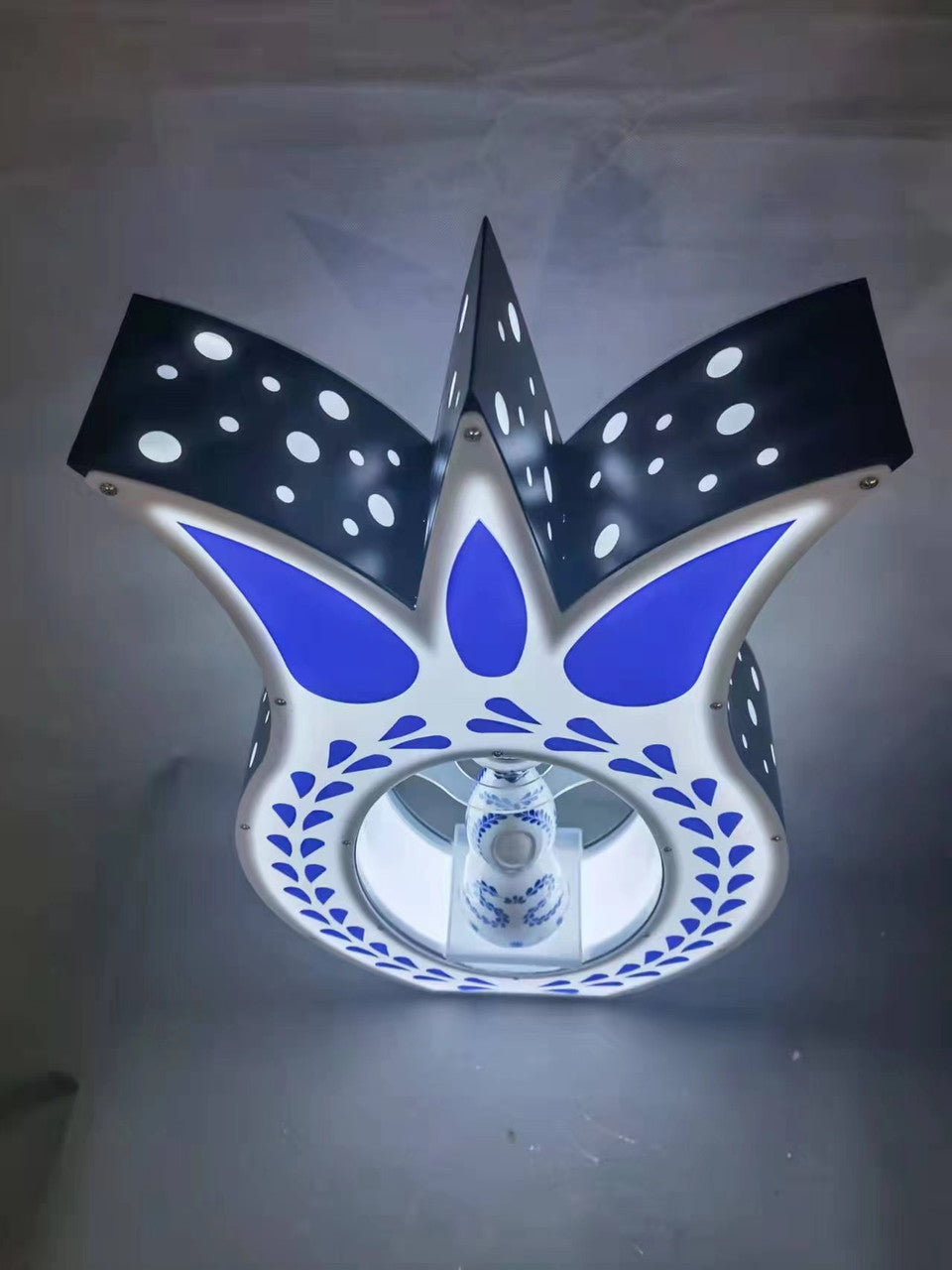 Clase Azul LED bottle Presenter